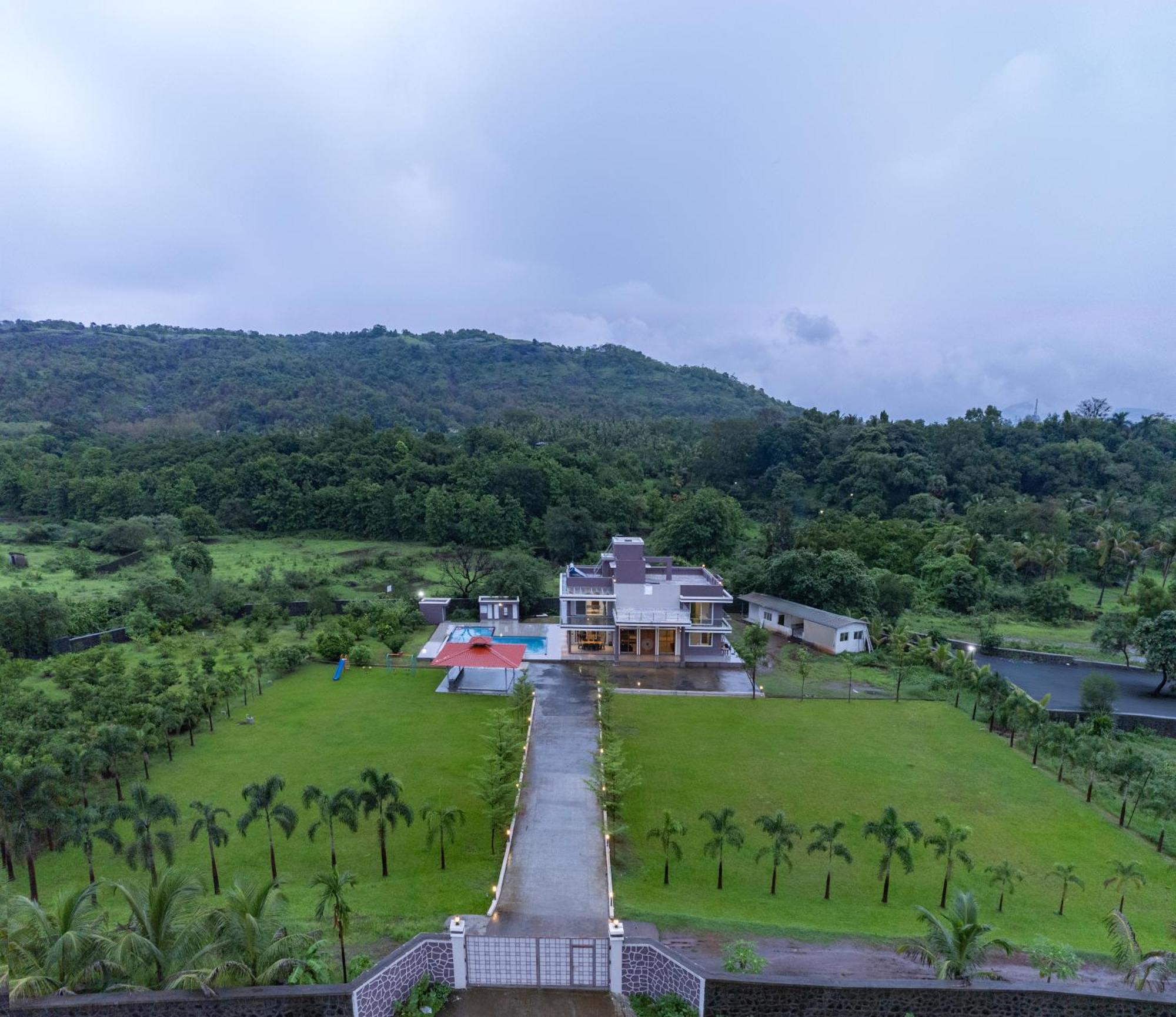 Stayscape Shreeji Farms 4Bhk Карджат Екстериор снимка