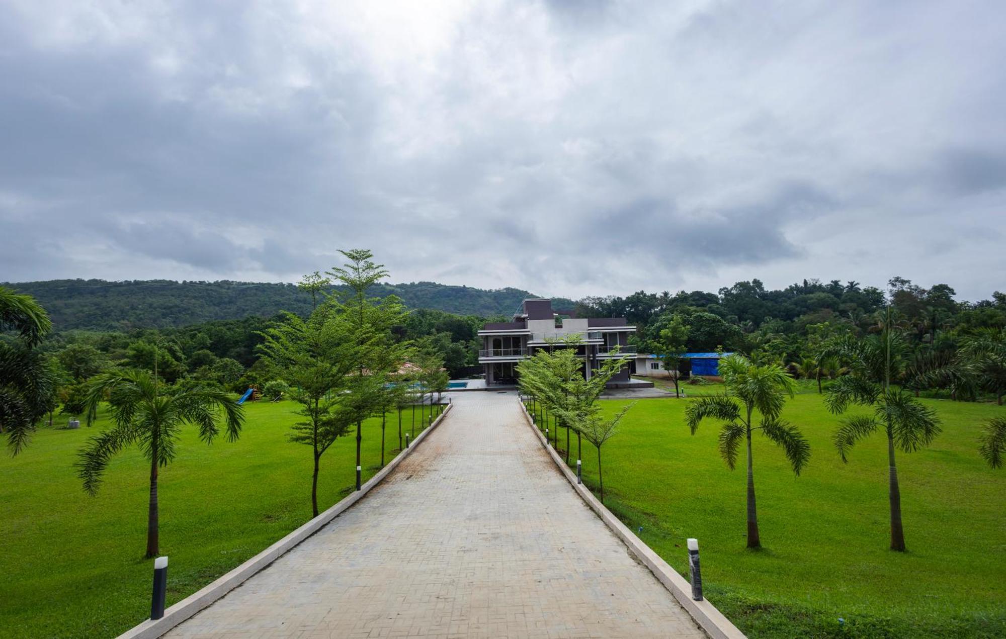 Stayscape Shreeji Farms 4Bhk Карджат Екстериор снимка