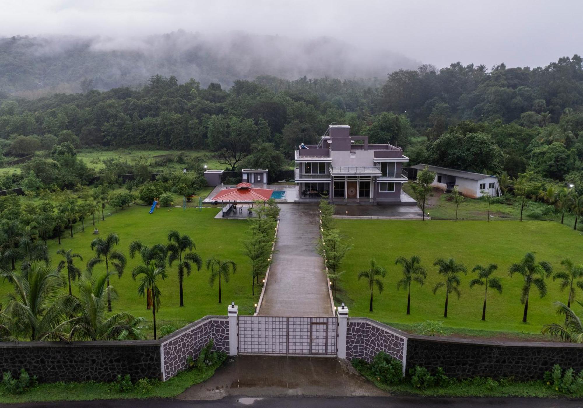Stayscape Shreeji Farms 4Bhk Карджат Екстериор снимка