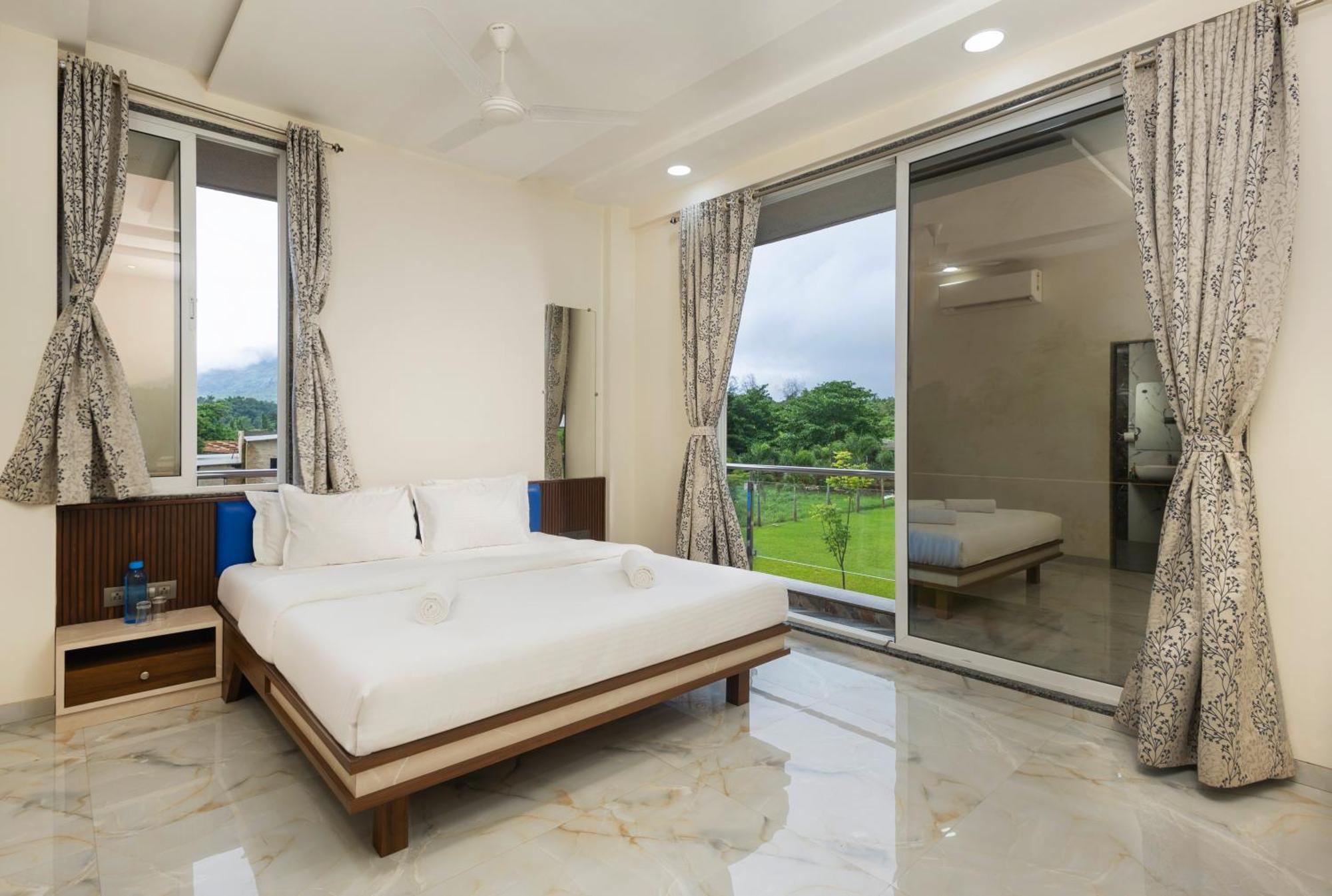 Stayscape Shreeji Farms 4Bhk Карджат Екстериор снимка